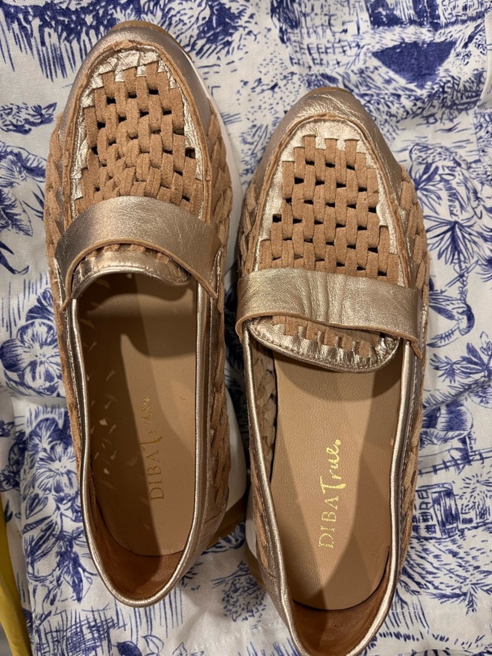 Diba True size 9 slip on sneaker